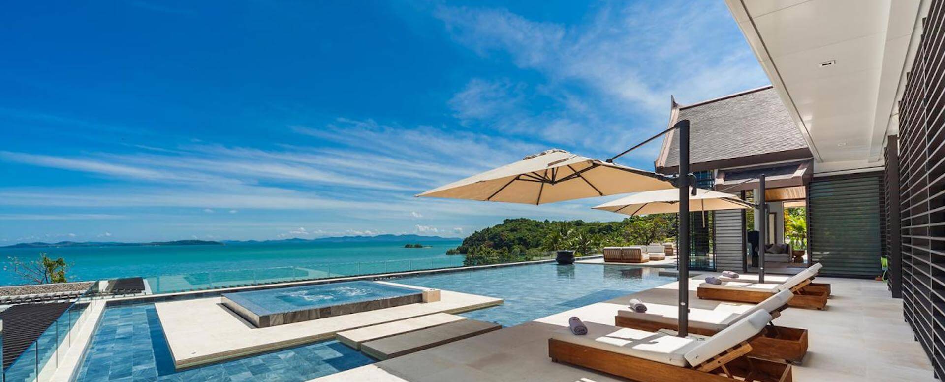 Louer_une_villa_avec_une_piscine_Louer_une_villa_avec_des_vues_incroyables_depuis_la_piscine