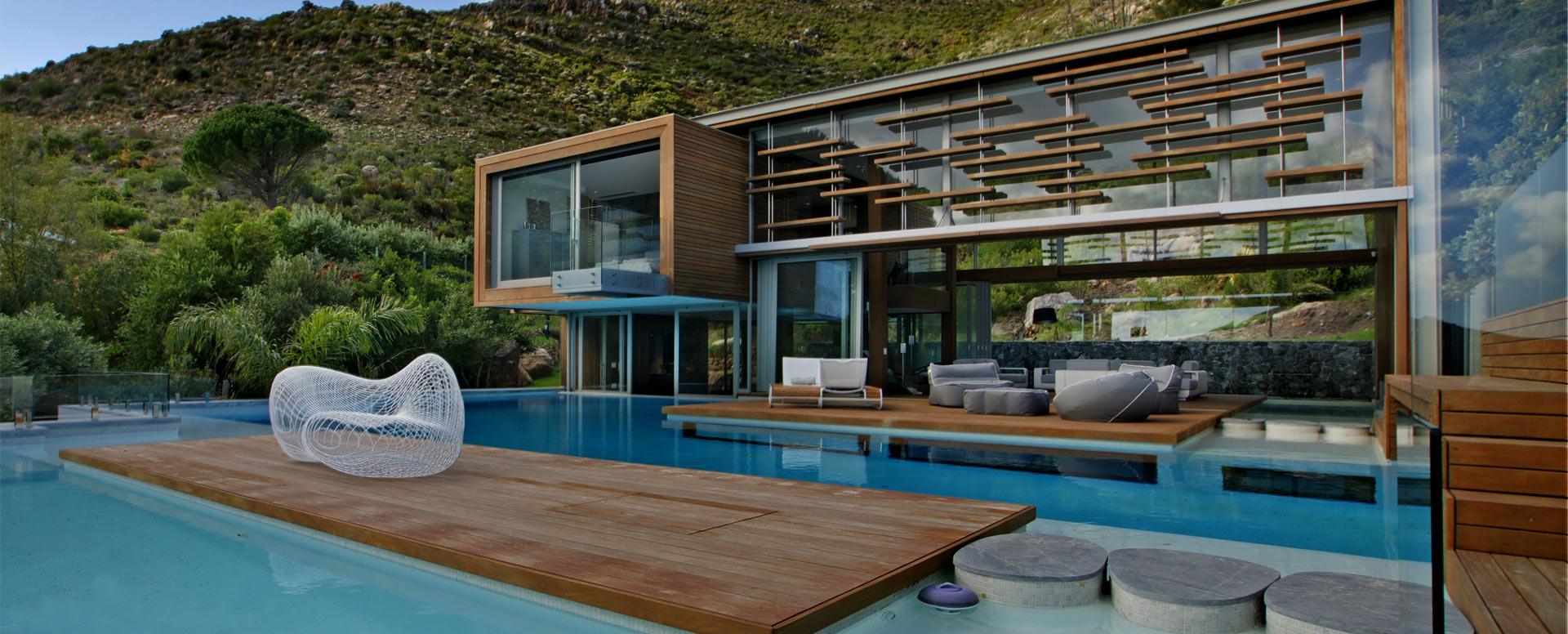 Location_d'une_villa_avec_piscine_chauffée_De_nombreuses_possibilités_offertes_aux_voyageurs