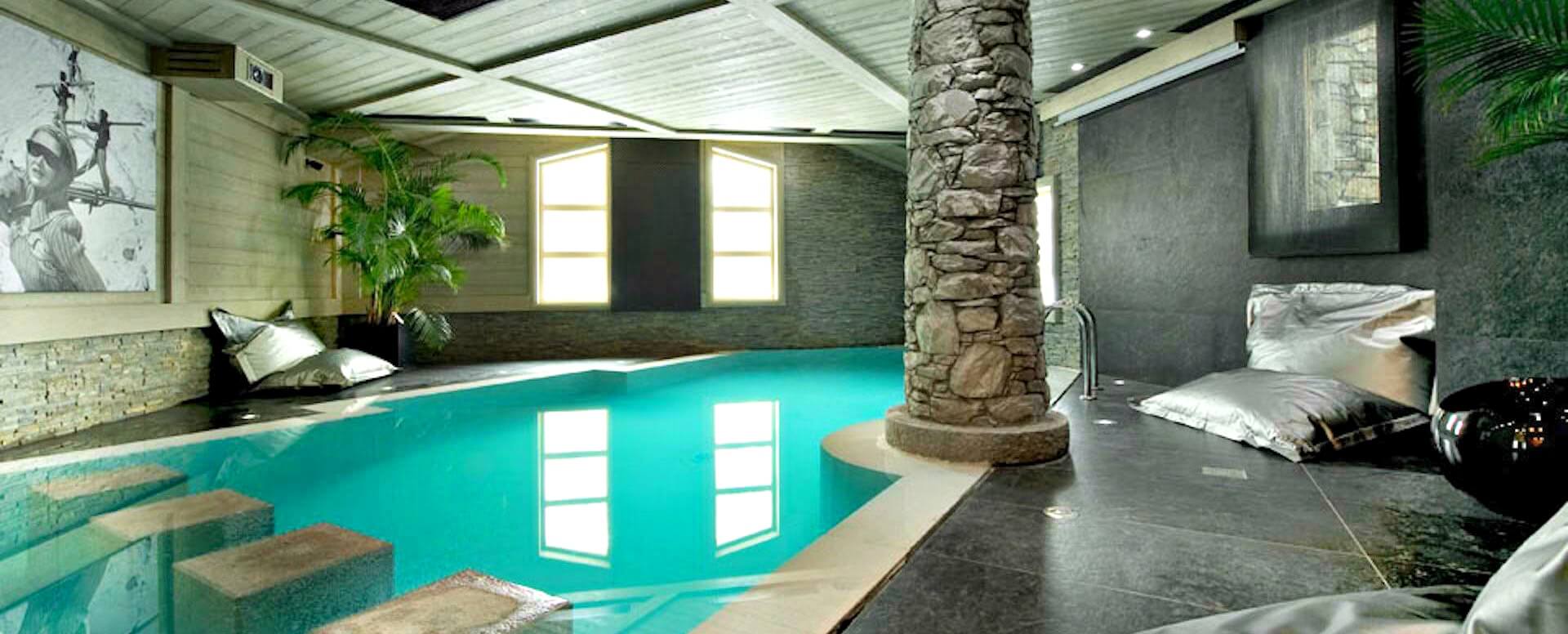 Location_de_villas_ou_de_chalets_avec_une_piscine_intérieure_Les_possibilités_sont_infinies