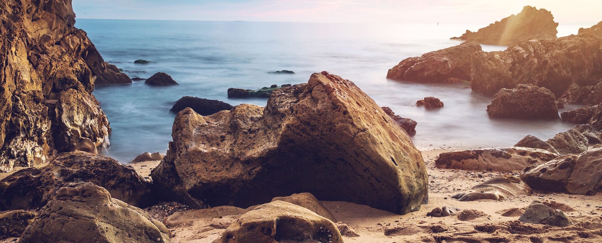 Location_d'une_villa_au_bord_de_l'eau_avec_vue_sur_la_mer_Les_meilleures_destinations_pour_louer_une_villa_avec_vue_sur_la_mer