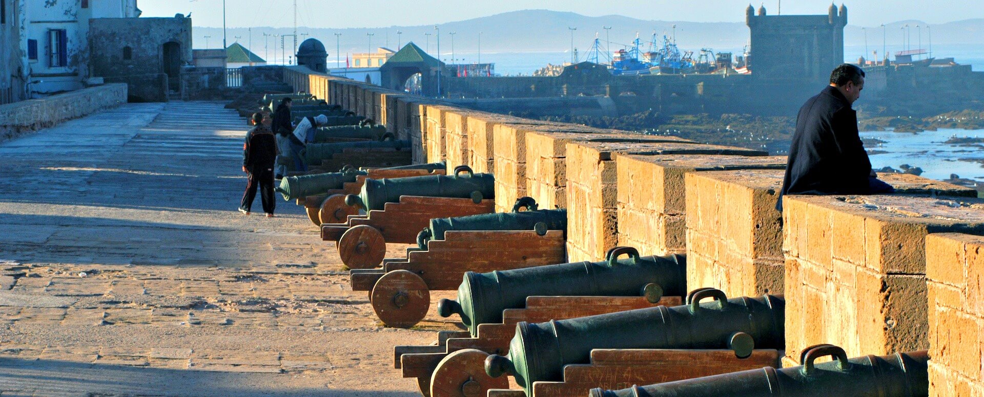 8. Revivez l'histoire des ramparts - Essaouira