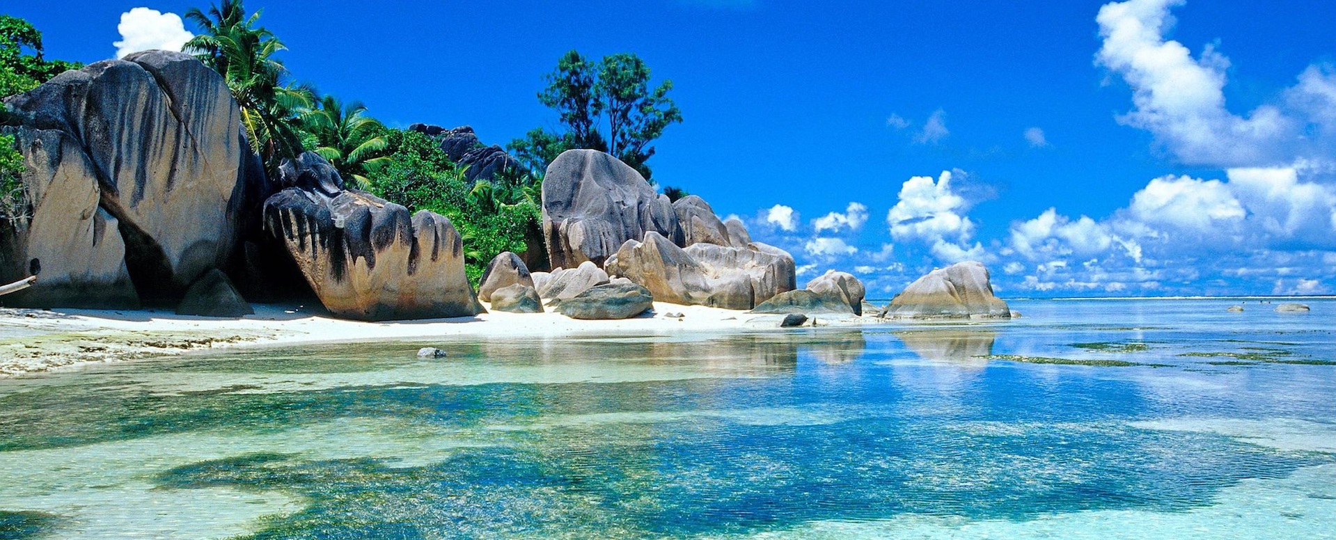 Profiter des belles plages des îles - Indonésie