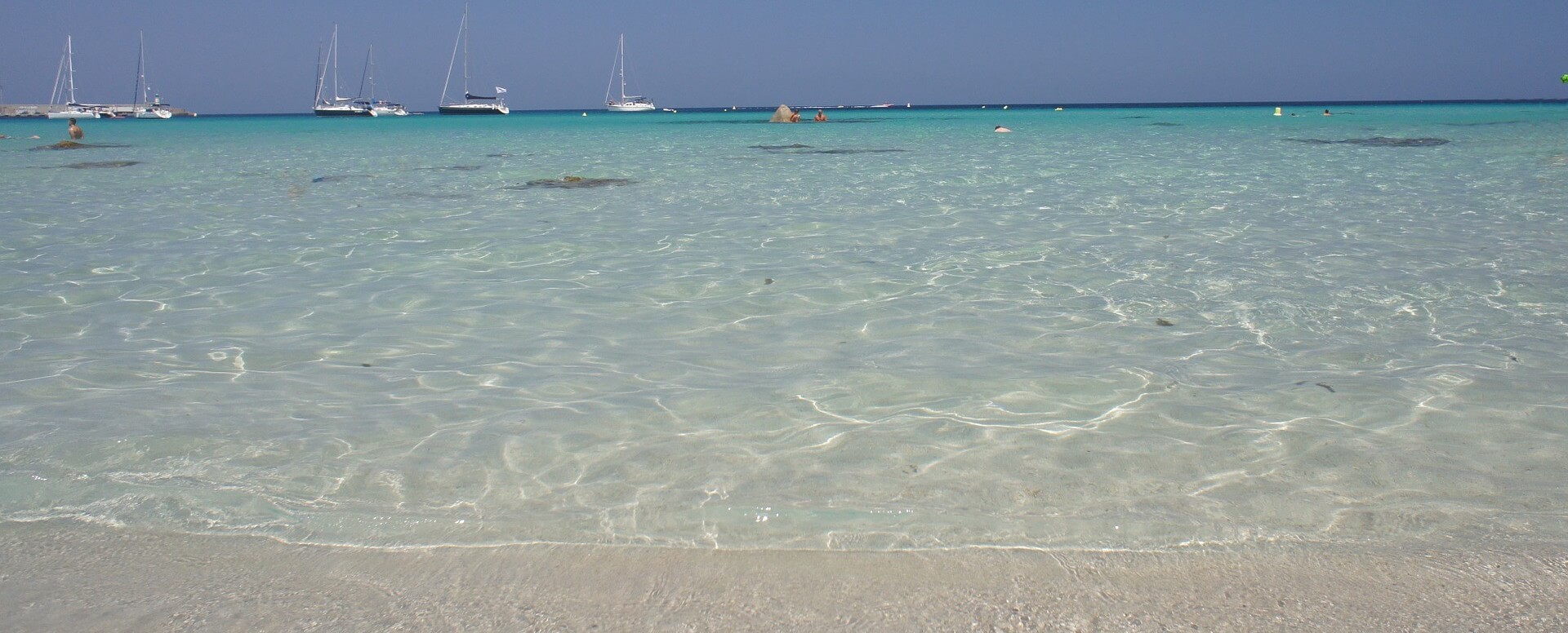 4. S’accorder un merveilleux moment de farniente sur une plage de la baie de Rondinara - Corse