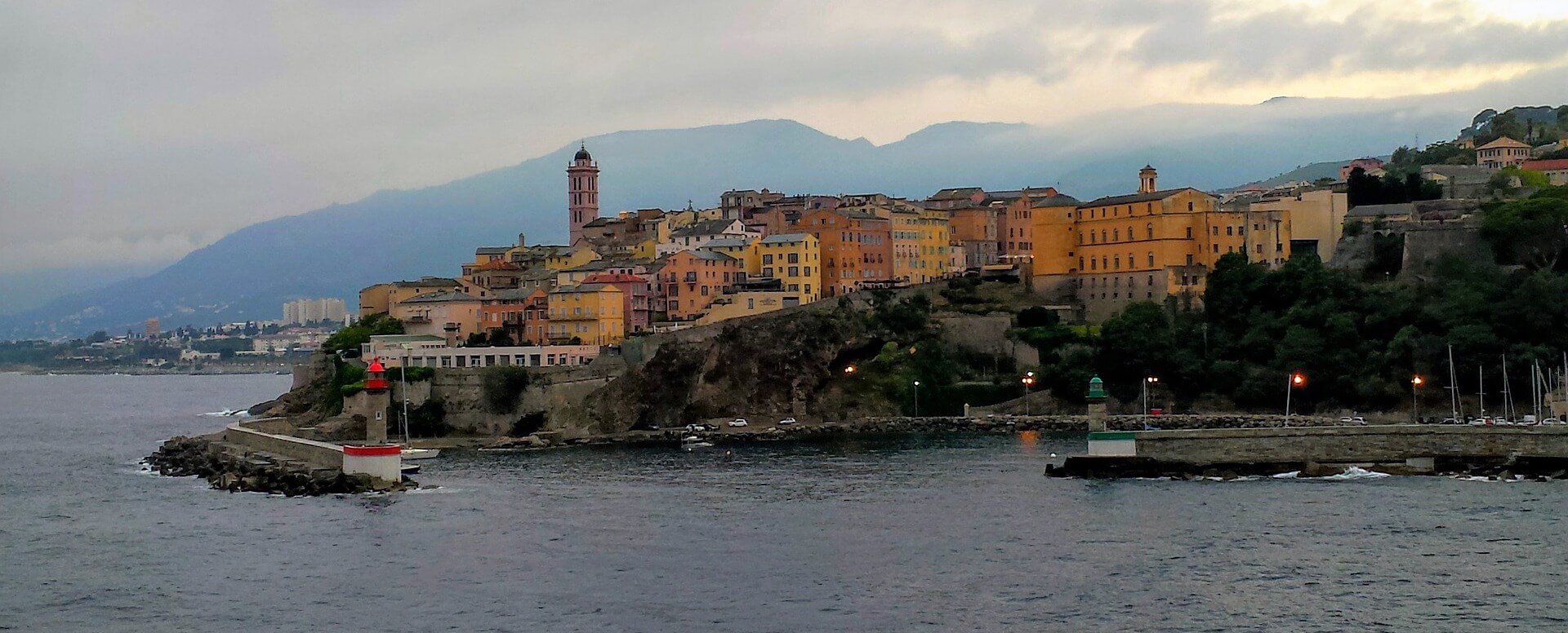 2. Visiter l’impressionnante citadelle génoise de Porto-Vecchio - Corse