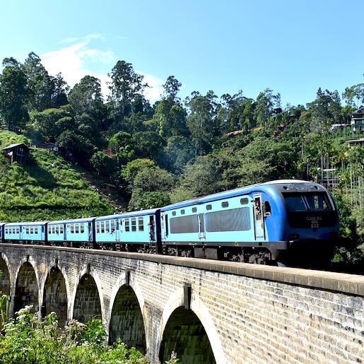 Prenez le train bleu de Kandy à Nuwara Eliya