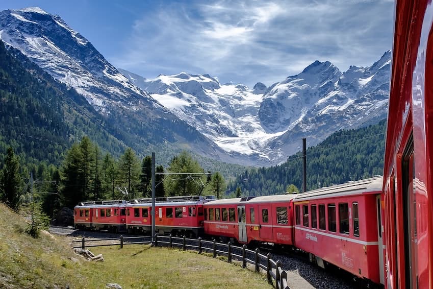 Les voyages en train les plus spectaculaires du monde: Montez à