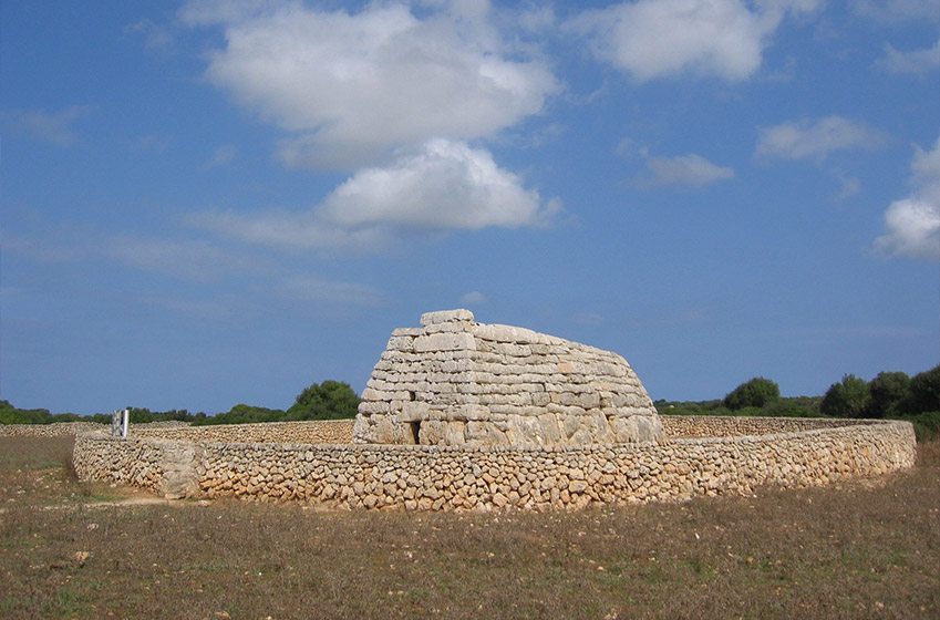 Plongez dans la préhistoire : les fascinants sites talayotiques 