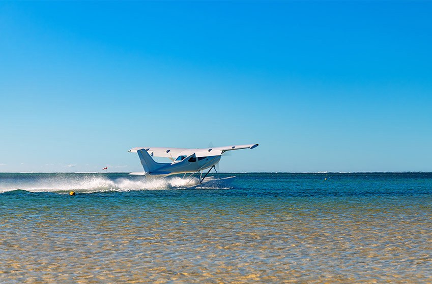 Avantages des vols en hydravion au-dessus du Morne, de Triolet...