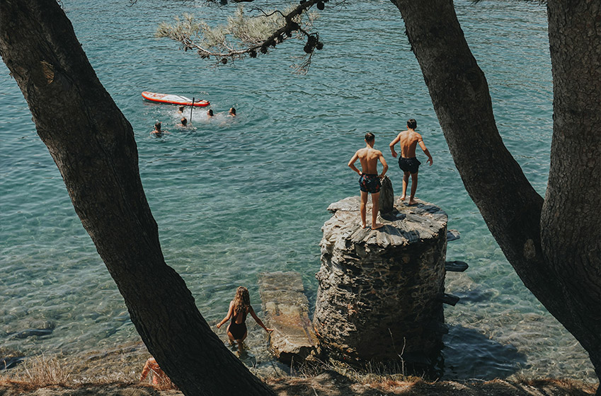 L'été : festivals vibrants, plages baignées de soleil et attractions
