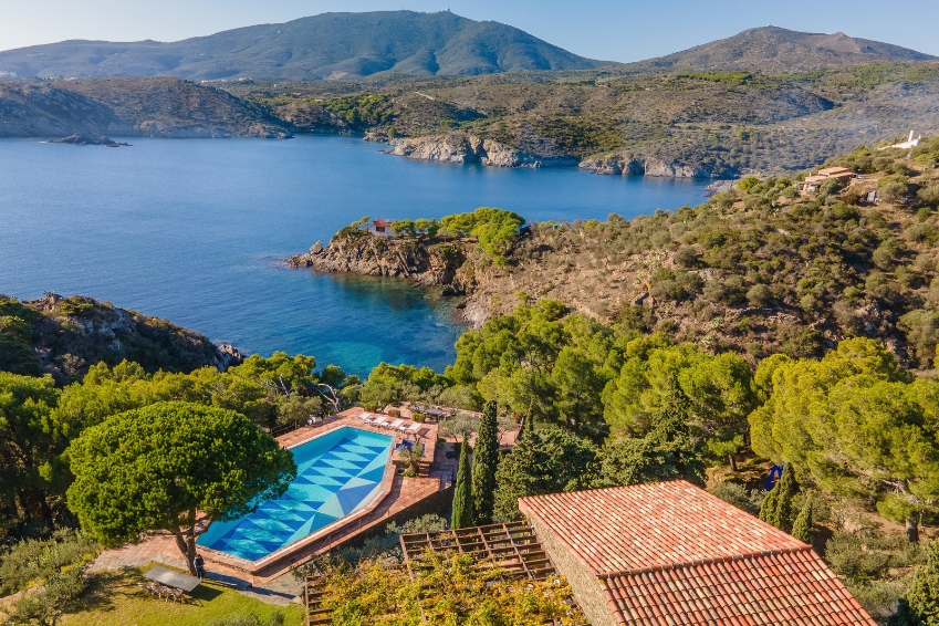 Casa Guillola en Espagne : piscine au cœur du Cap de Creus