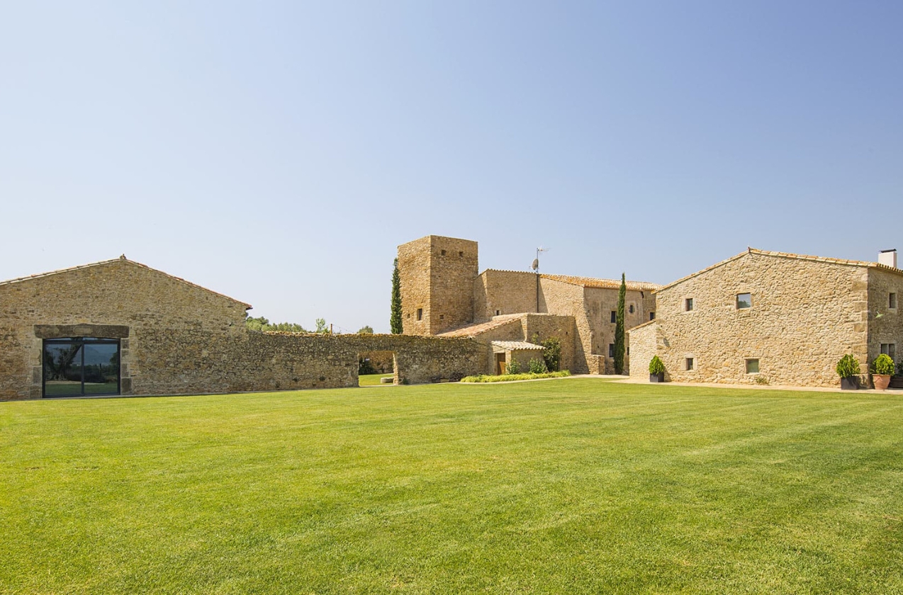 Villa Azura Mare à Pals : piscine d'eau salée