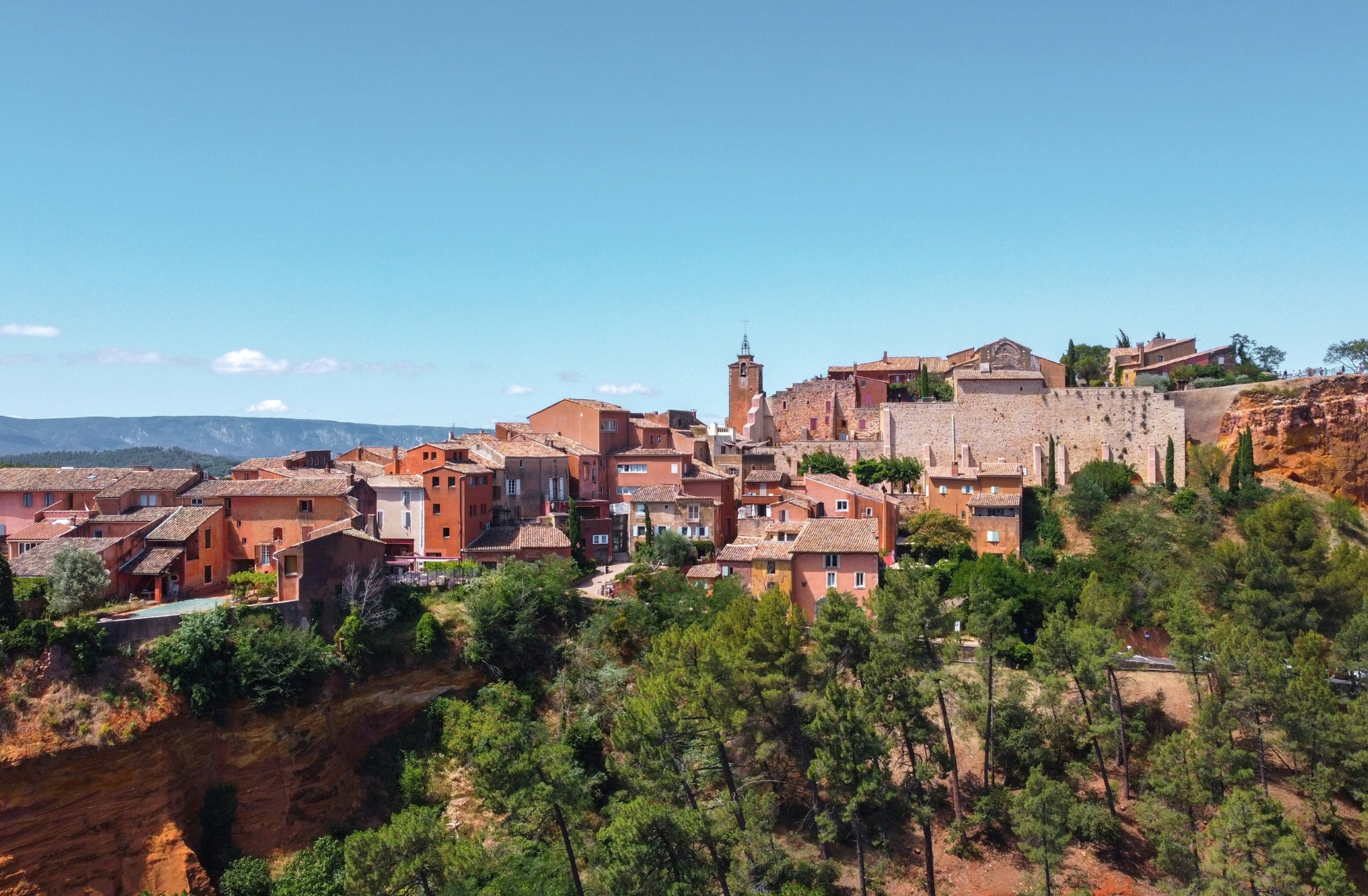 Roussillon : un village fleuri aux nuances d’ocre