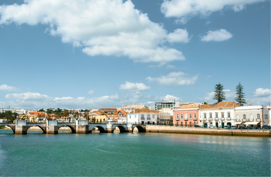 Algarve en août : la région dans toute son énergie estivale