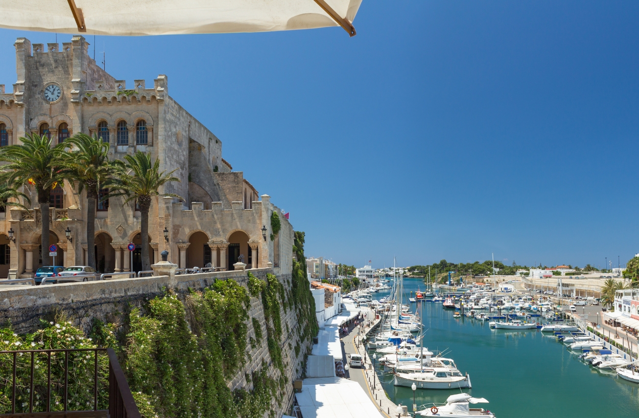 Hiver à Minorque : paysages sauvages d'Espagne et culture locale