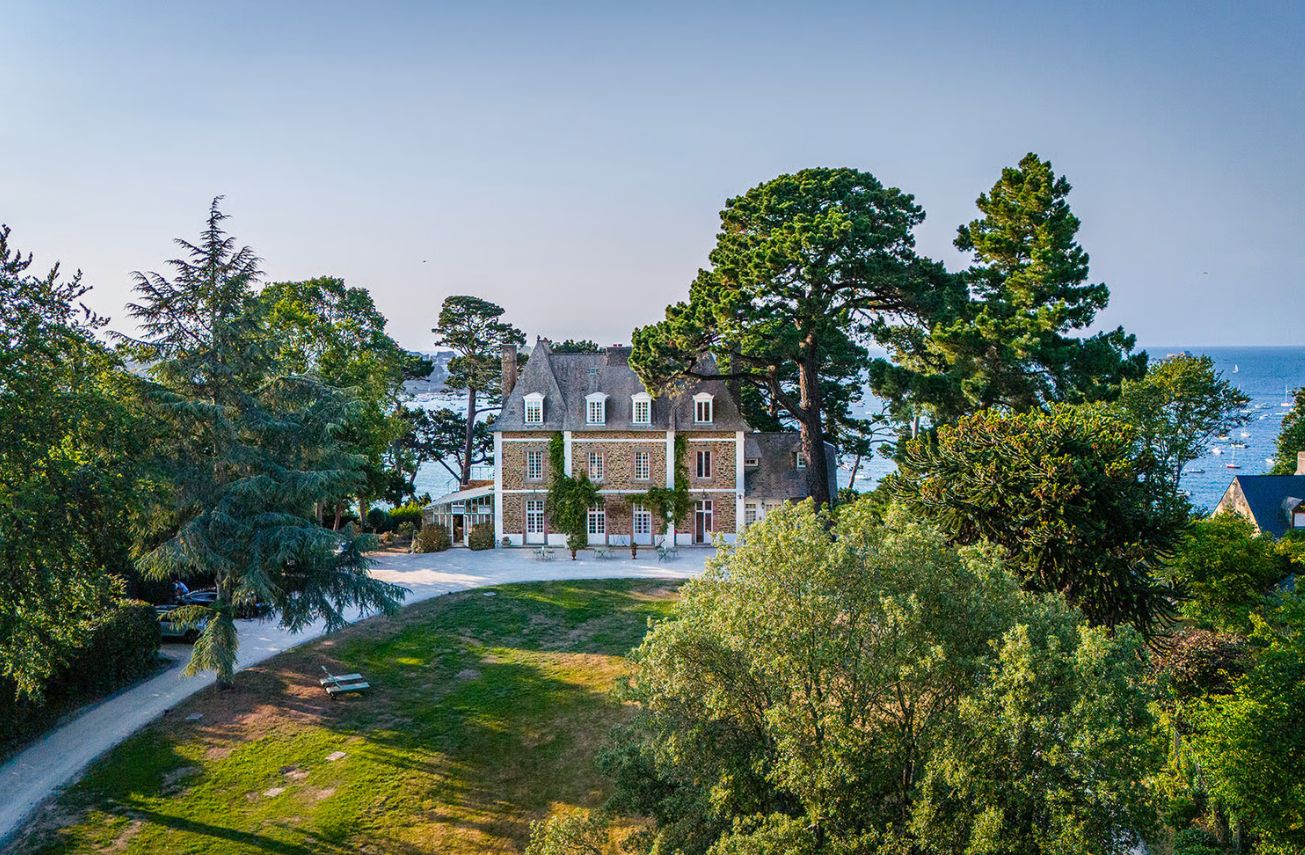 Villa Ewen : une demeure historique face à Saint-Malo