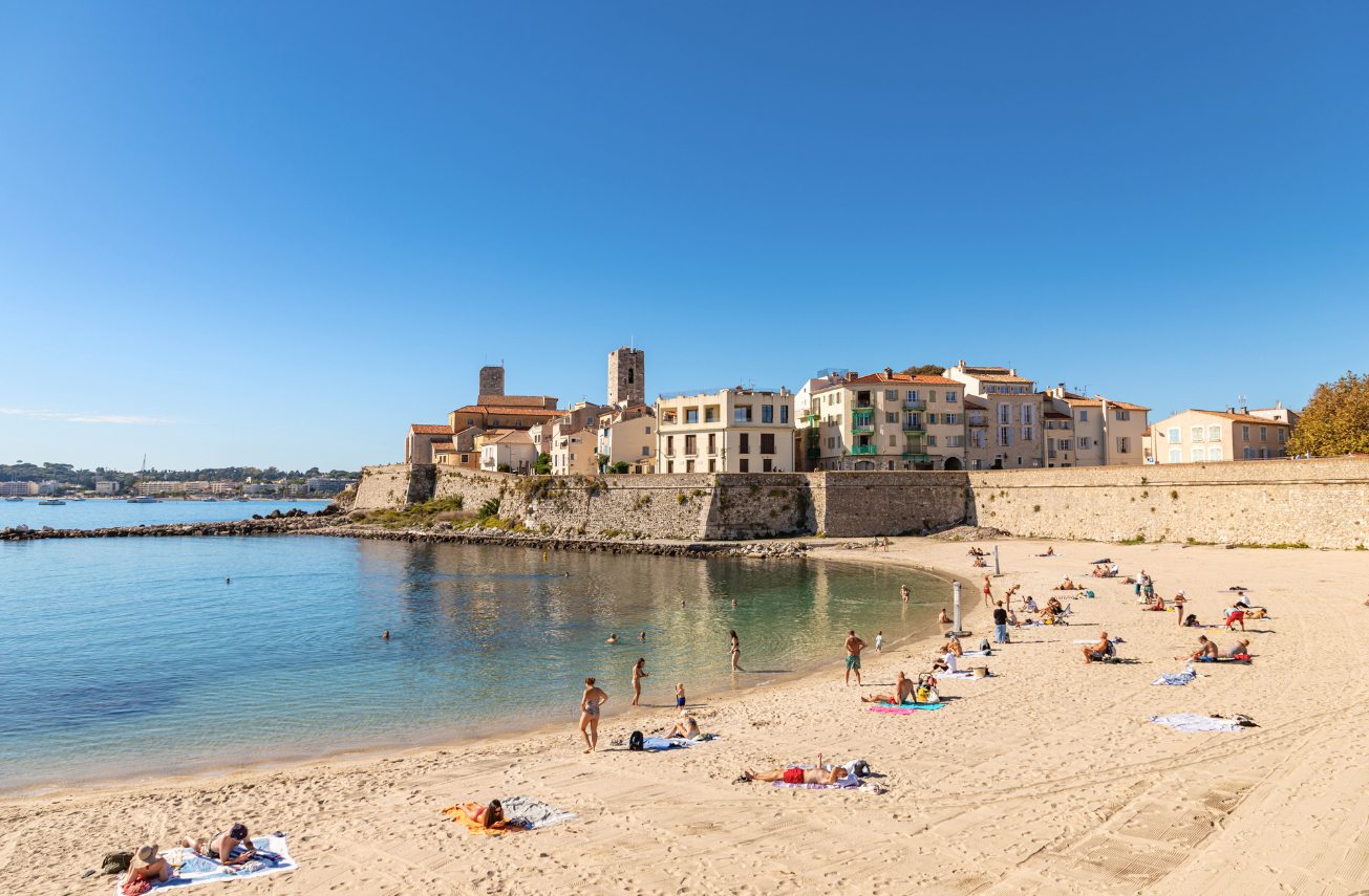 Les plages et promenades du littoral autour d’Antibes