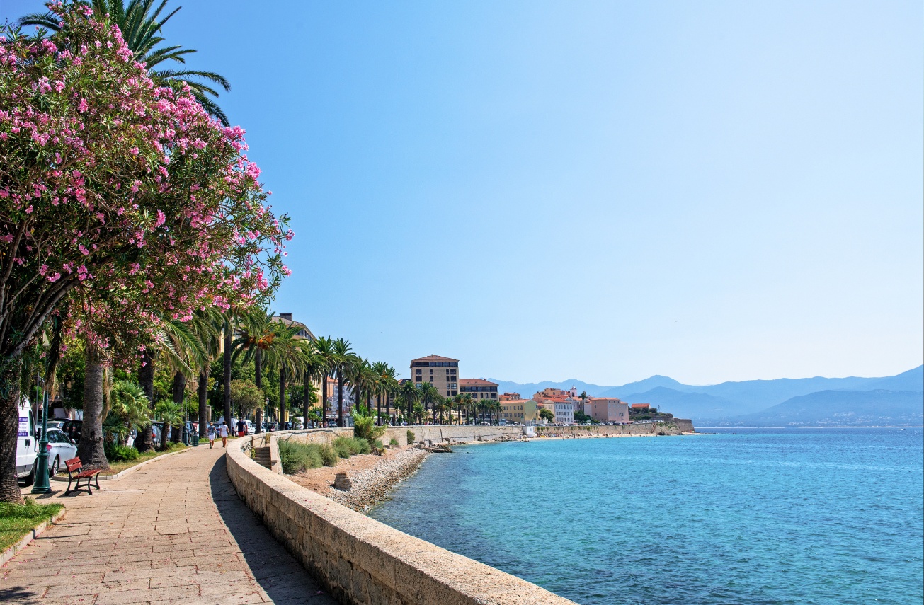 Pourquoi visiter Ajaccio, capitale de la Corse ?