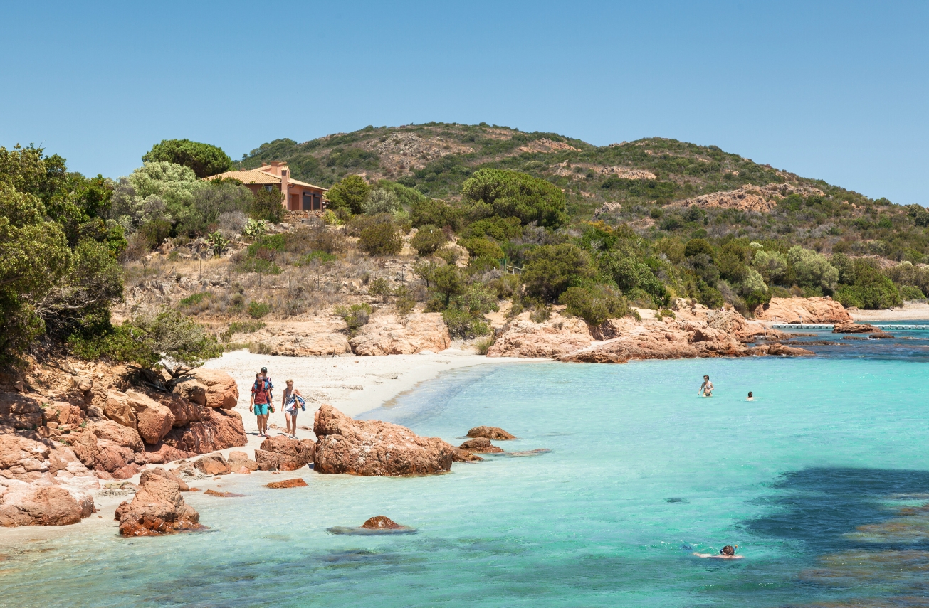 7. Corse, maquis parfumé et mer limpide