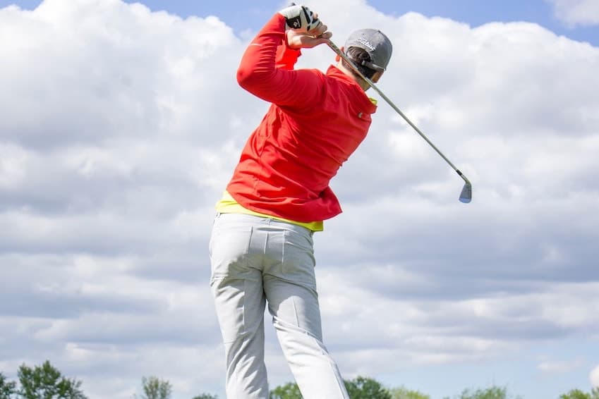 Jouer au golf