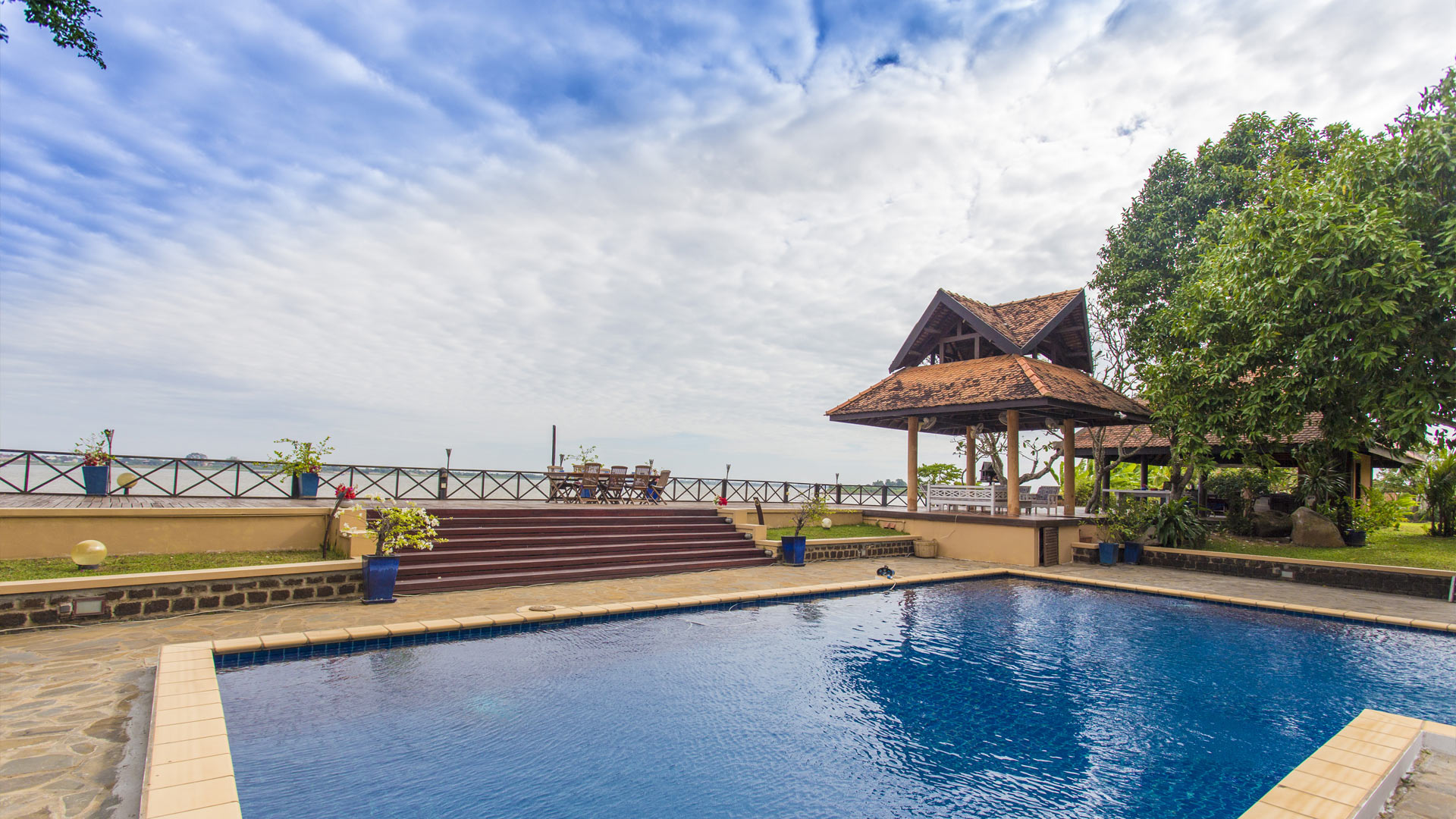 Villa Villa Y, Location à Phnom Penh