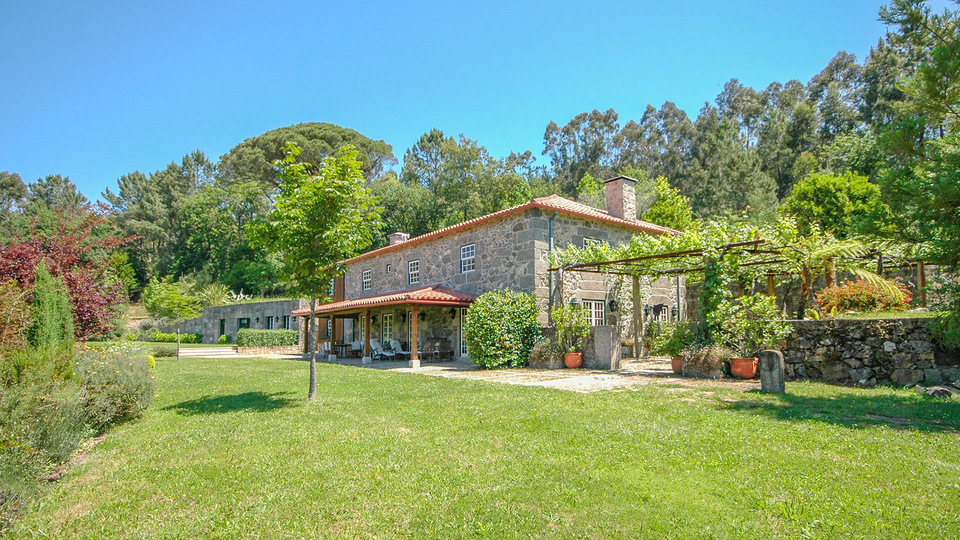 Villa Villa Valley, Location à Porto et le Nord